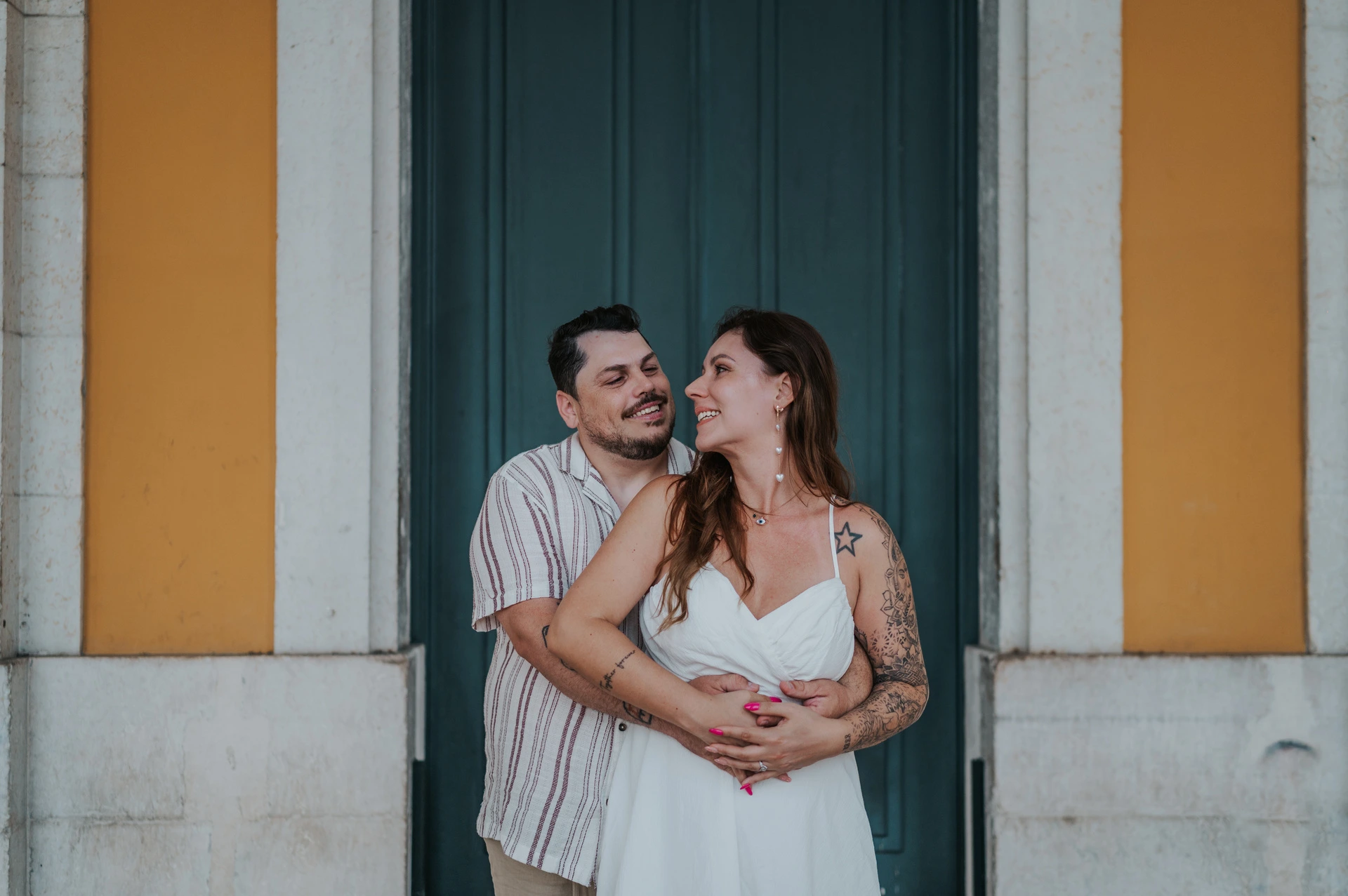 Couple Photos at Lisbon’s Praça do Comércio