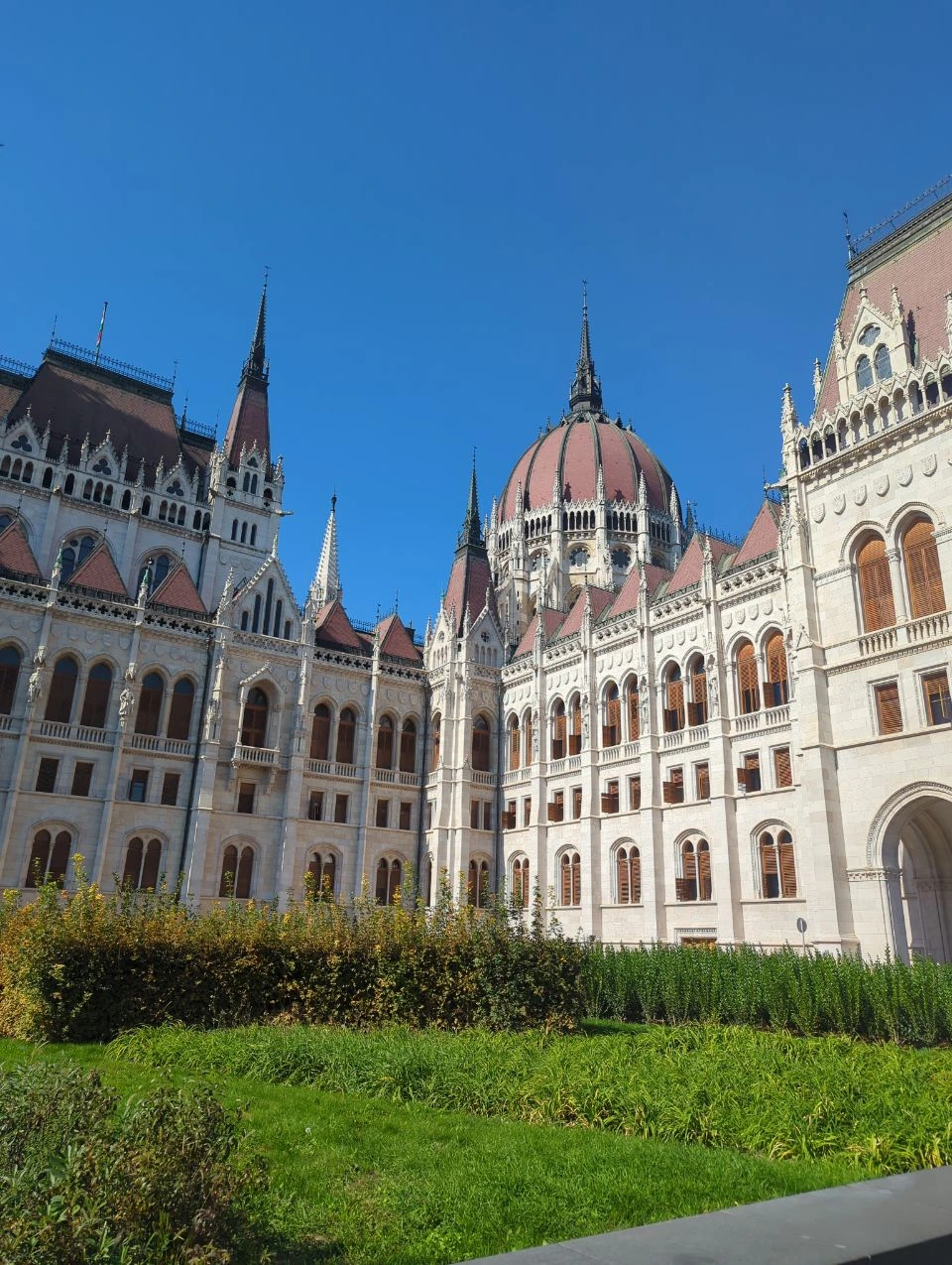 Budapest Tram and Metro Photography: How to Frame Viewpoints, Movement and Station Design