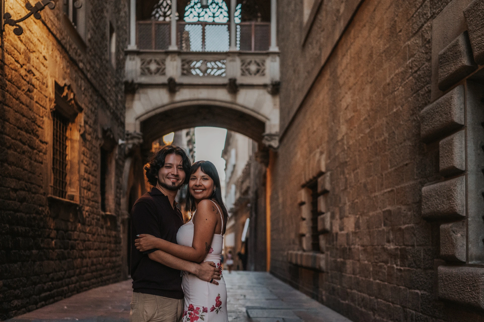 Barcelona Couple Photos as the Streetlights Glow