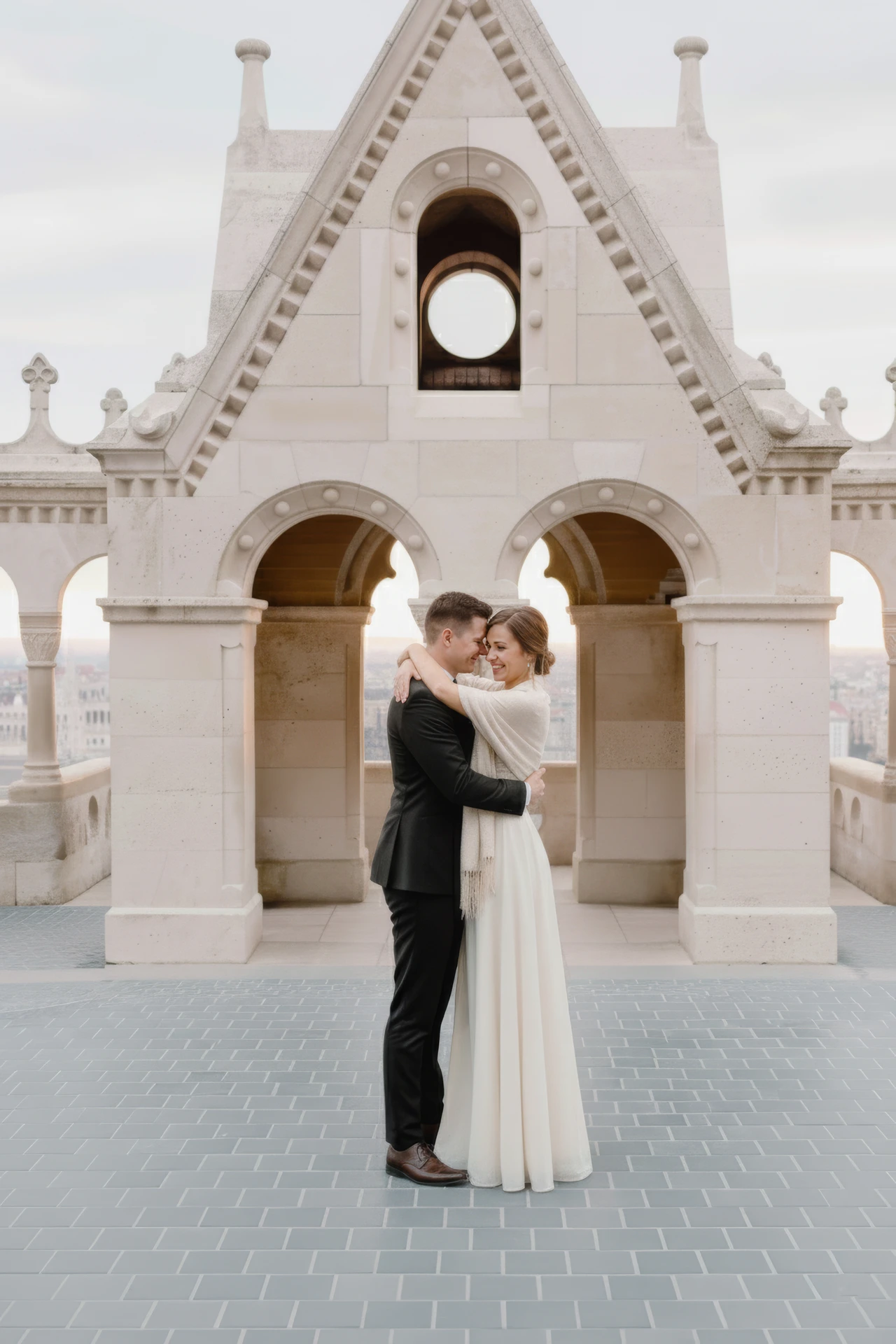 6 Winter Proposal Locations Around the World proposal moment Couple during a proposal moment, for the 6 Winter Proposal Locations Around the World guide.