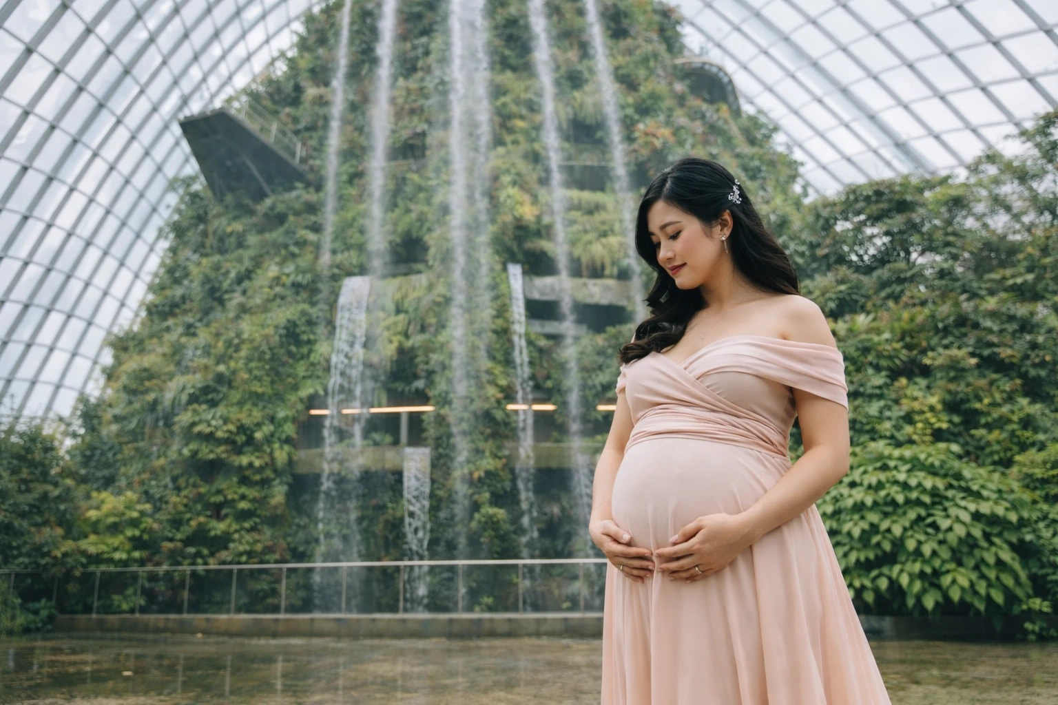 Maternity photoshoot in Singapore at the sea