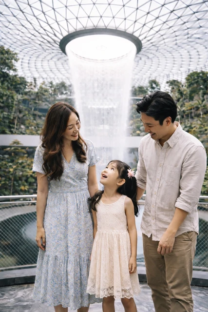 Singapur sesja para podczas sesja zdjęciowa w Singapur, naturalnie uchwyceni przez profesjonalnego fotografa.