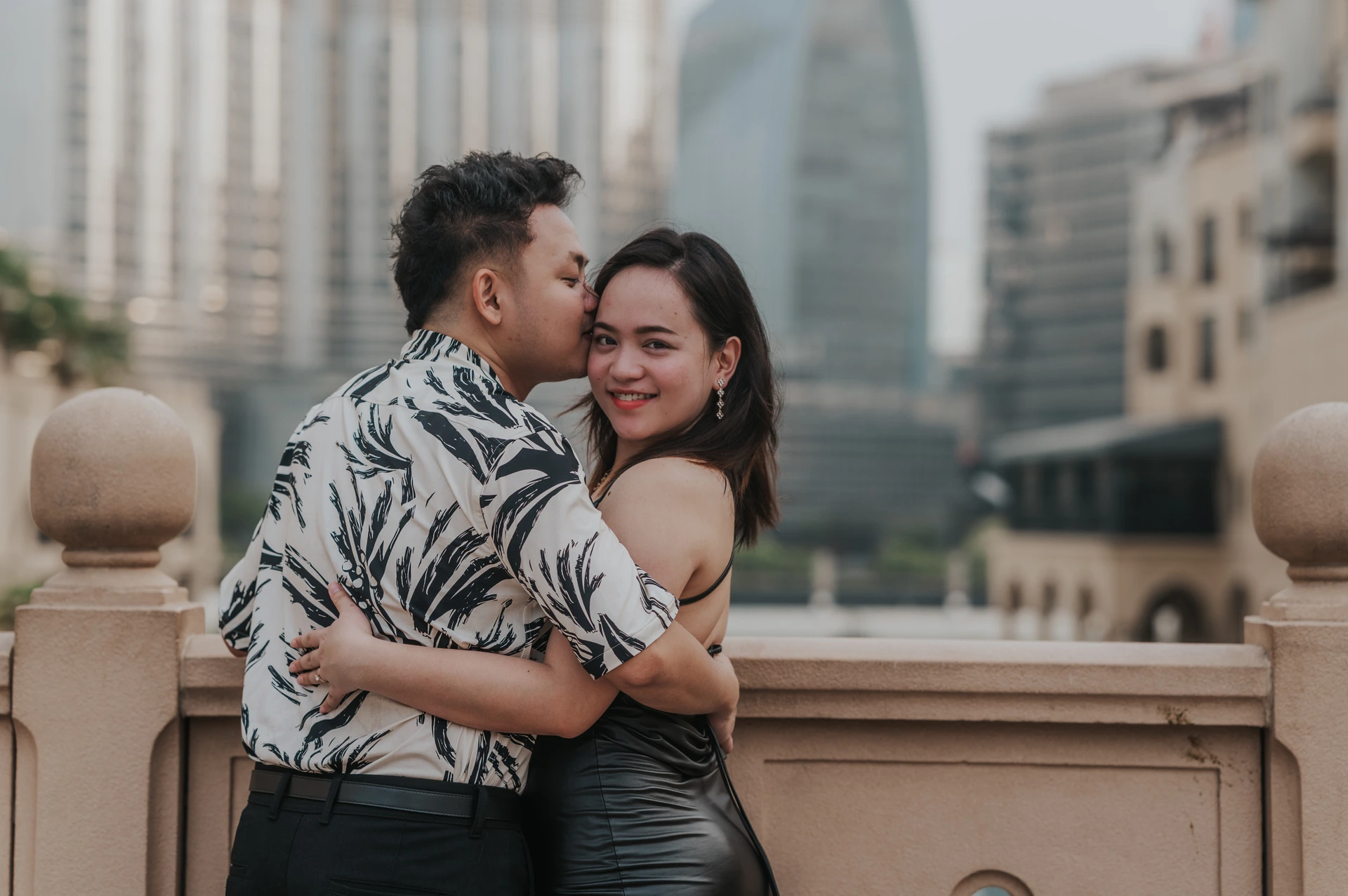 Couple photoshoot in Dubai near the Burj Khalifa