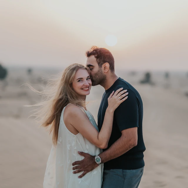 Dubai Couple Photoshoot Couple photoshoot in the dunes of Dubai