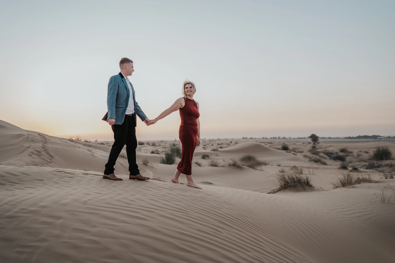 Couple beach or desert photoshoot Dubai Couple beach or desert photoshoot Dubai