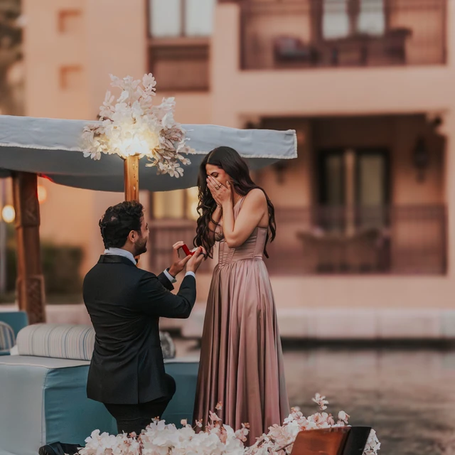 Dubai photoshoot A photoshoot of a couple proposing in Dubai