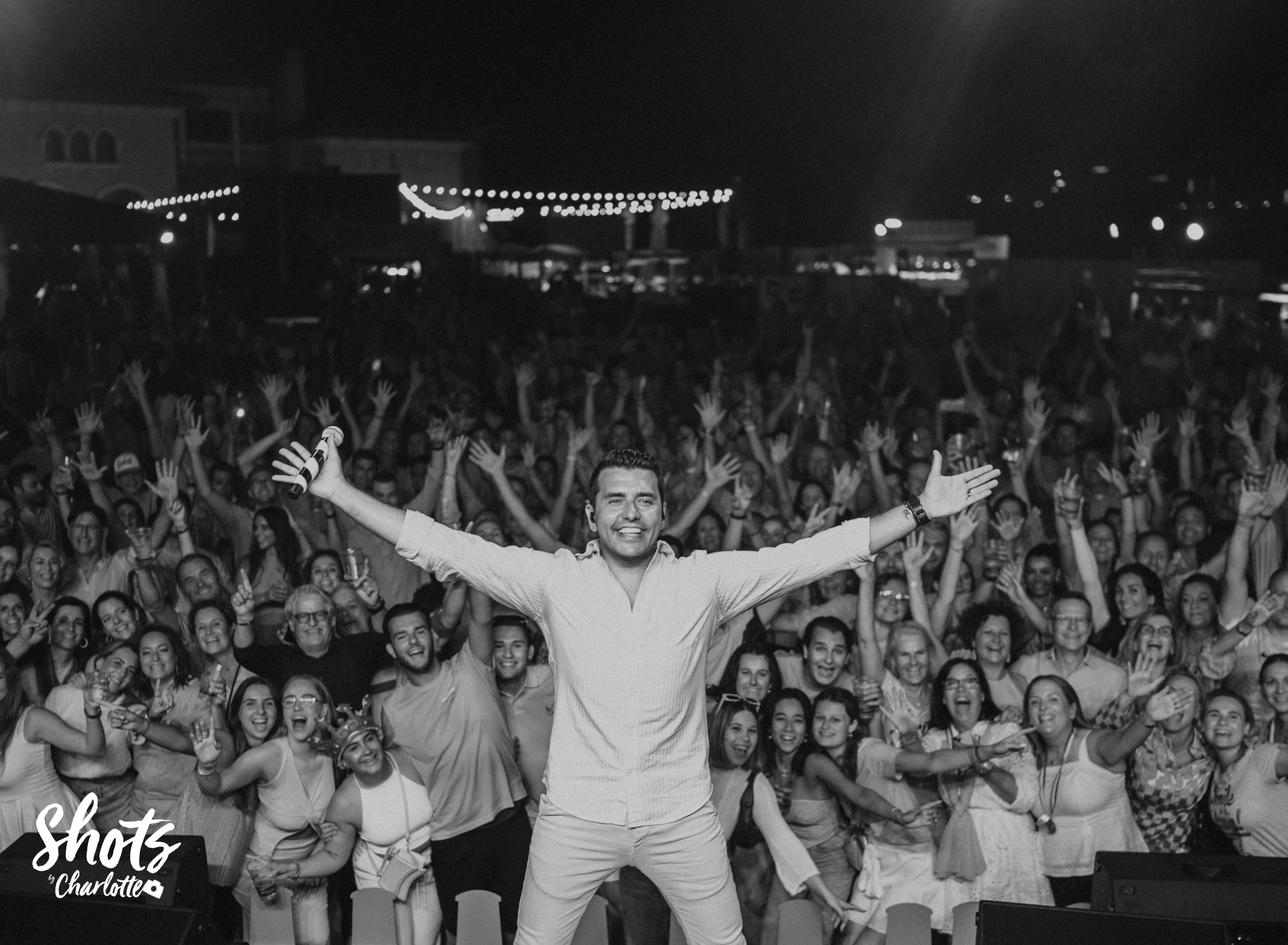 Event photographer Dubai Big music event in Dubai whilst the event photographer is backstage capturing the audience