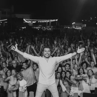 Big music event in Dubai whilst the event photographer is backstage capturing the audience