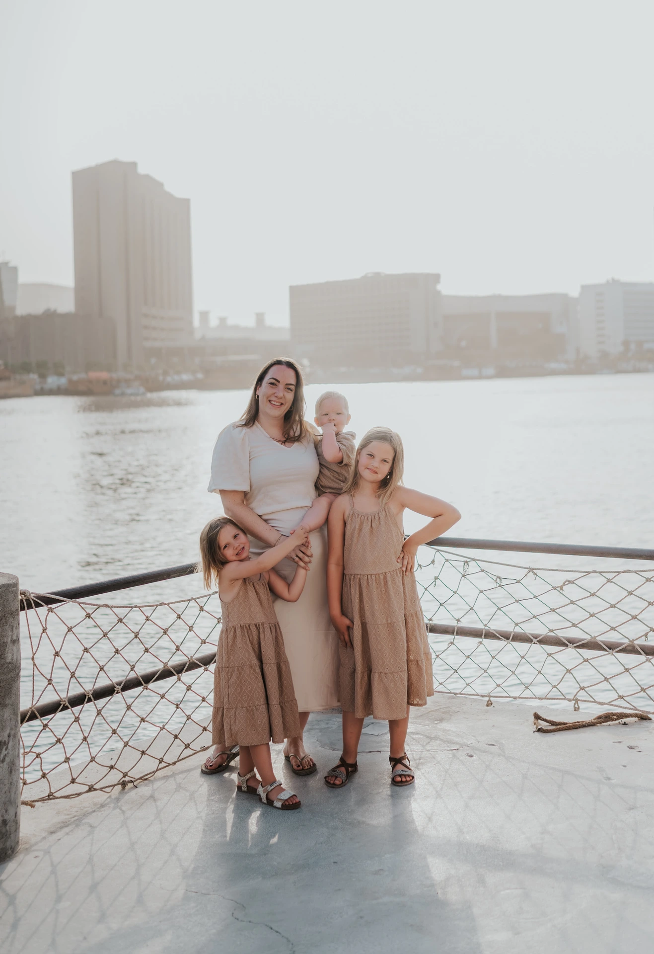 What to wear for a family photoshoot in Dubai