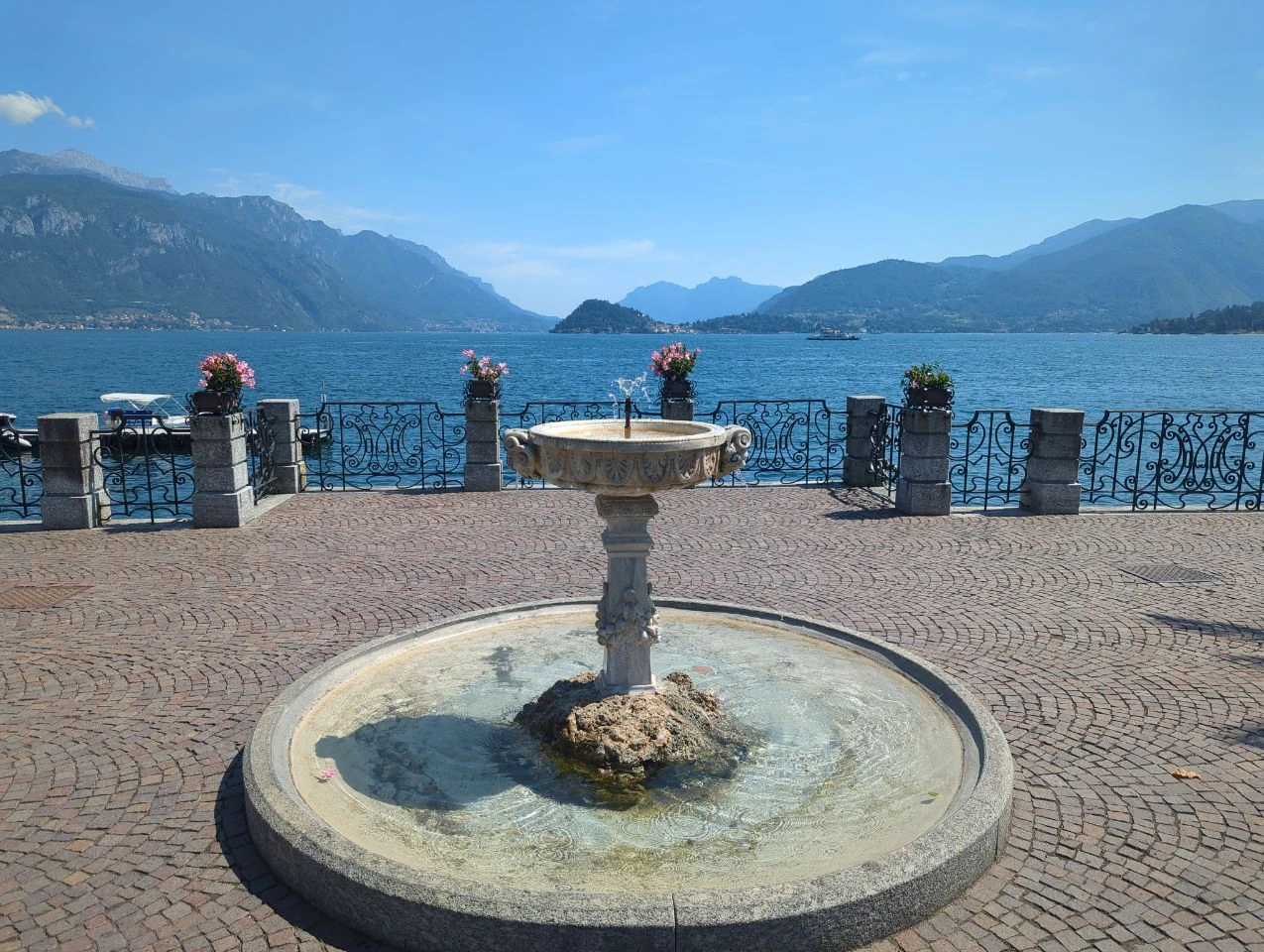 Fountain on the waterfront in Menaggio