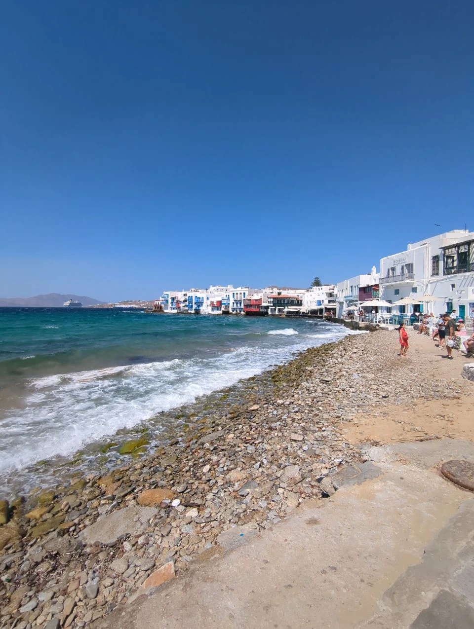 Fotoshoot op Mykonos bij Little Venice waves