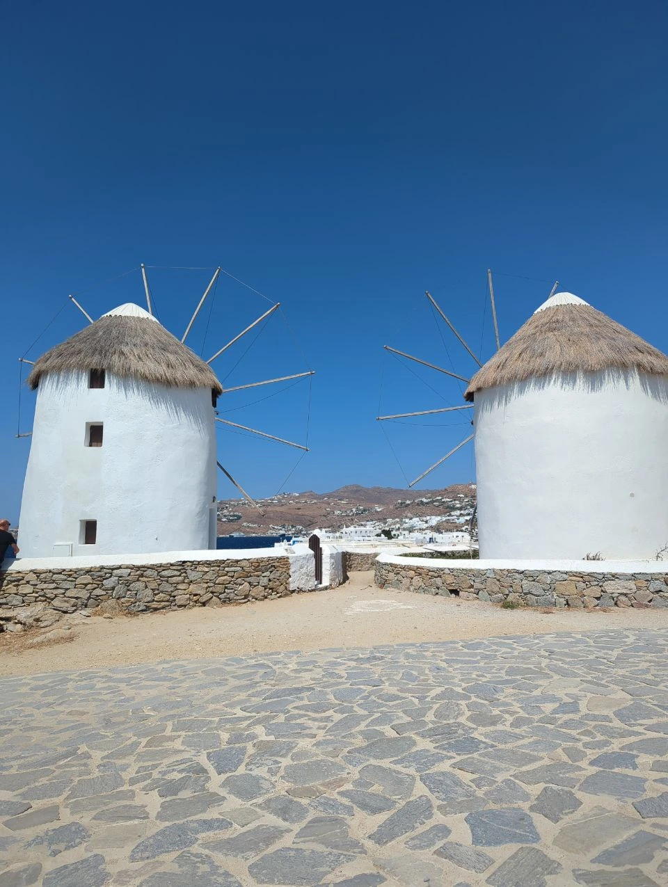 Fotograaf op Mykonos - windmill path Fotoshoot op Mykonos bij windmill path