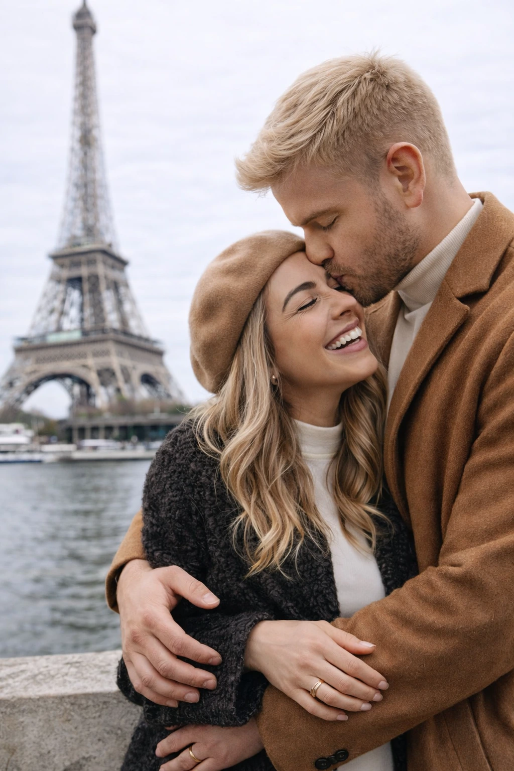 A maternity portrait with the Eiffel Tower in the background in Paris A maternity portrait with the Eiffel Tower in the background in Paris.