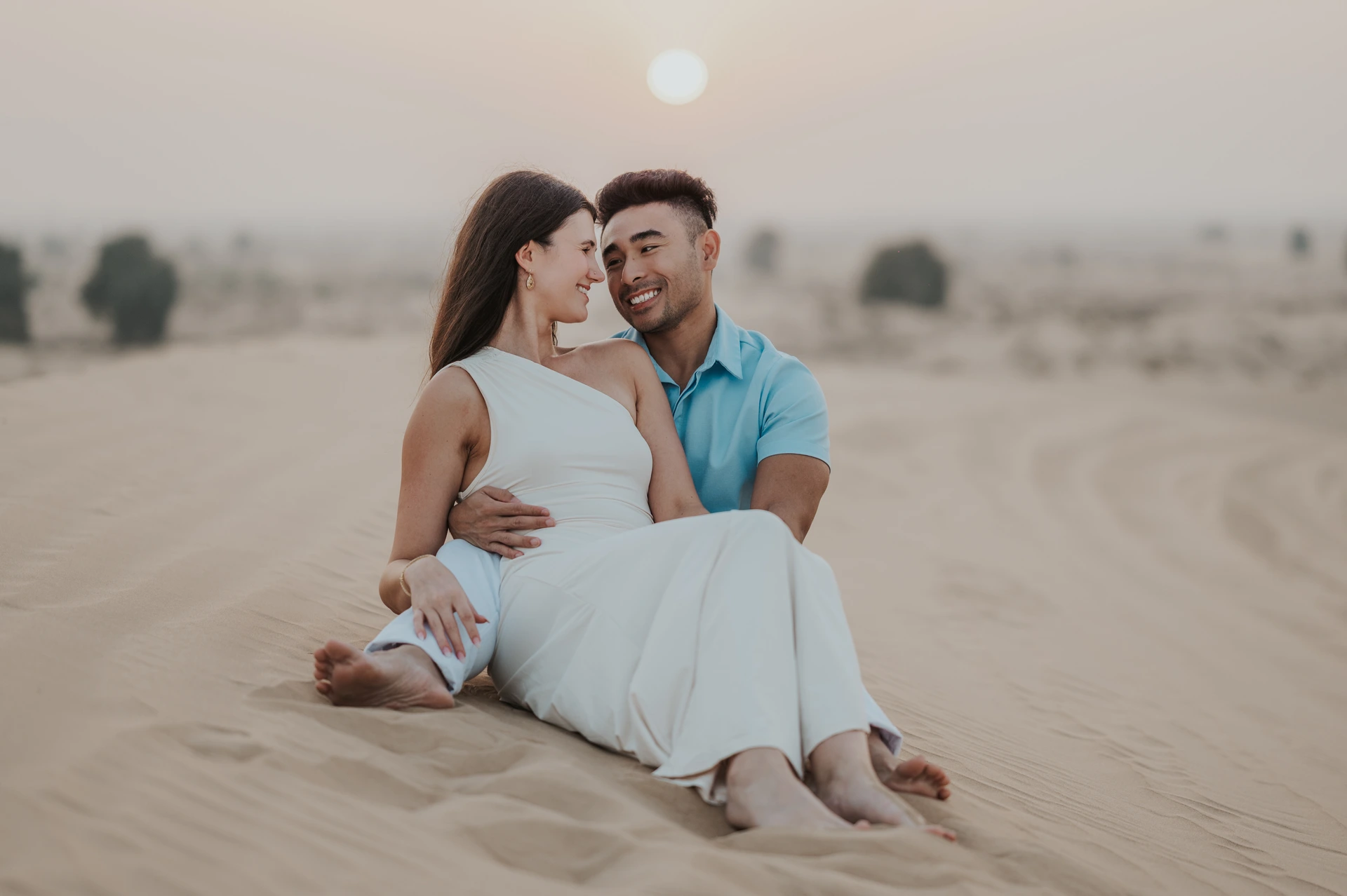 Sesja narzeczeńska na pustyni w Dubaju