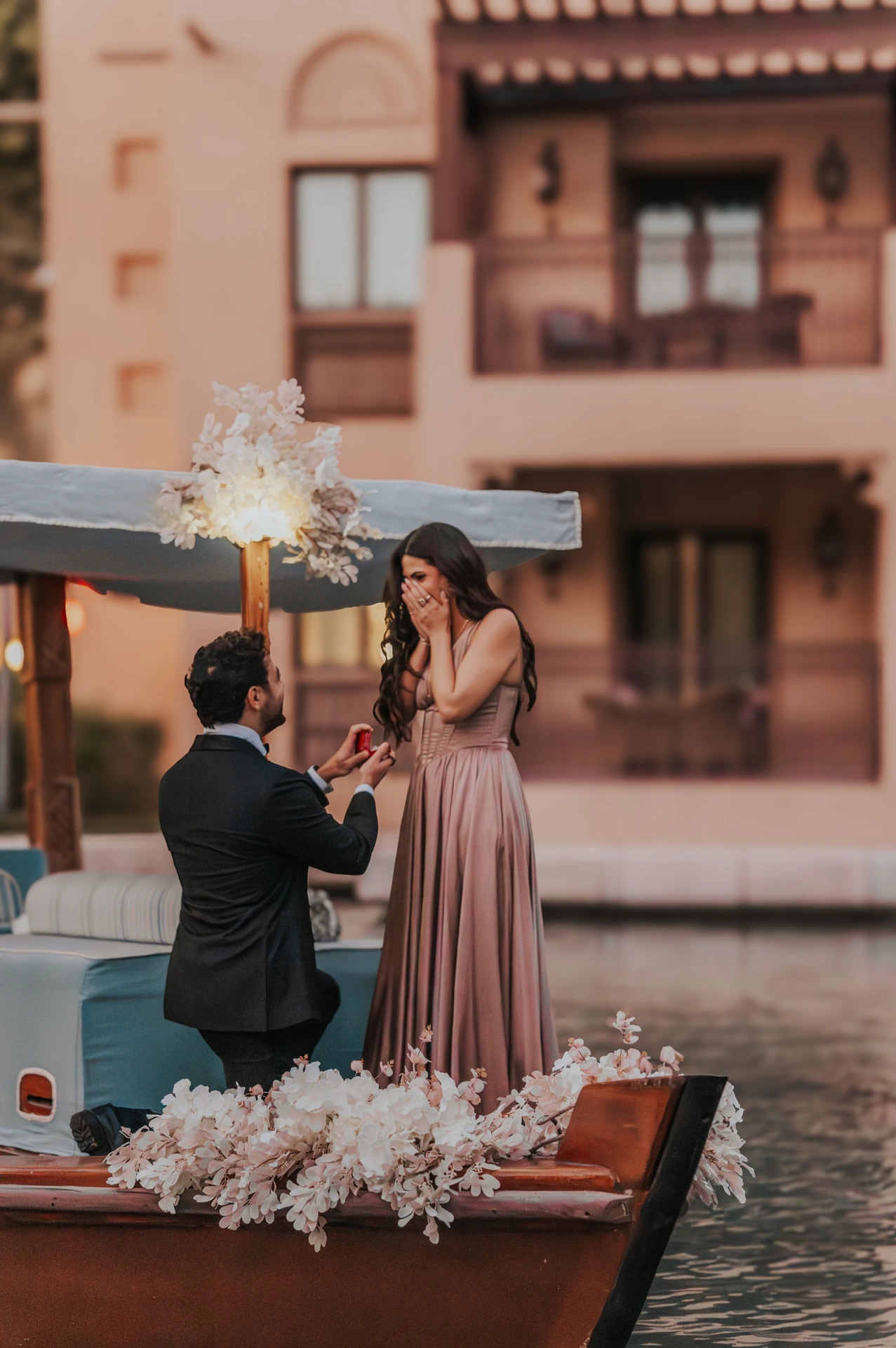 Sesja zdjęciowa w Dubaju Sesja zdjęciowa zaręczyn pary w Dubaju.