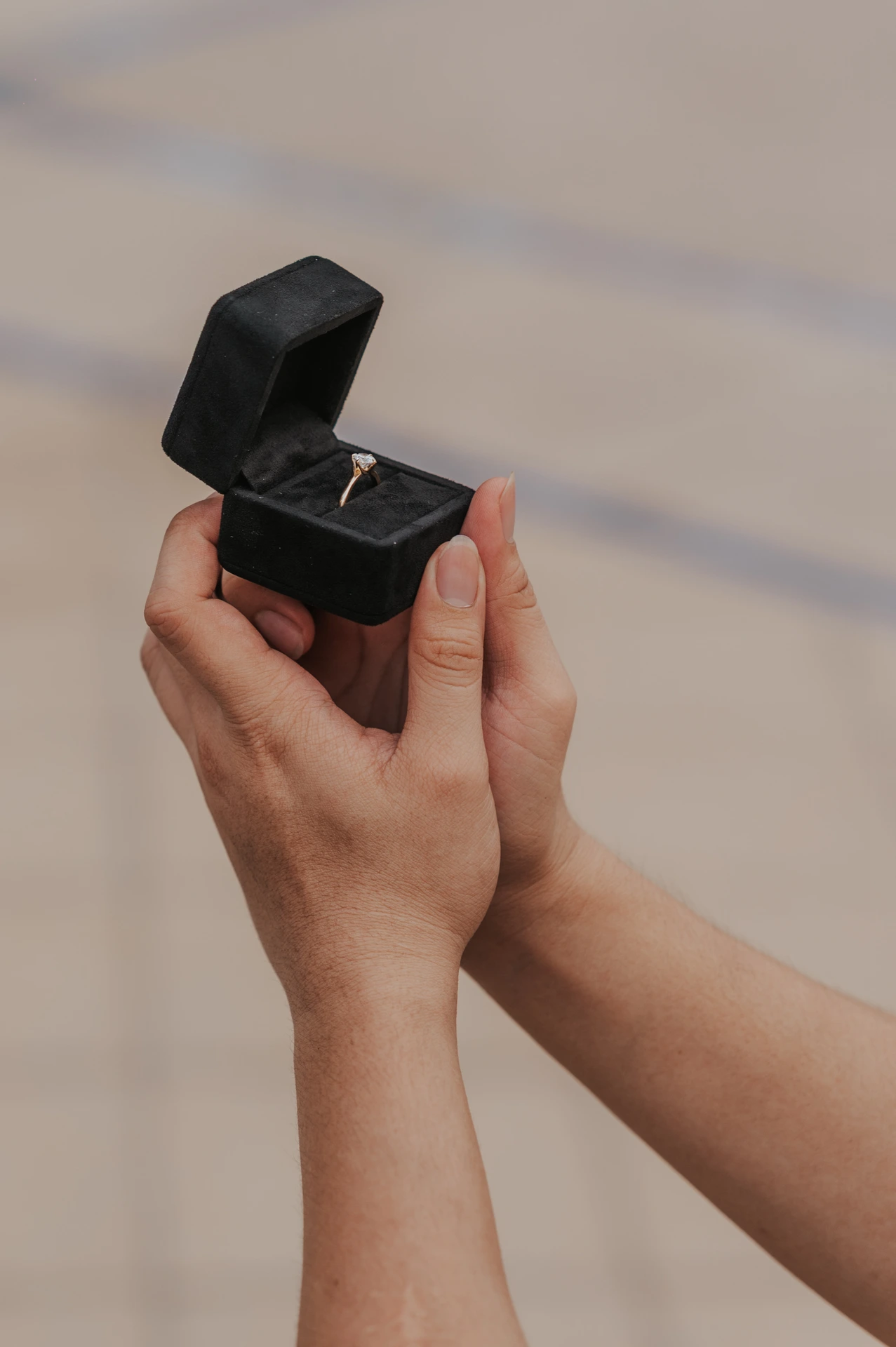 Surprise proposal in Dubai Surprise proposal in Dubai