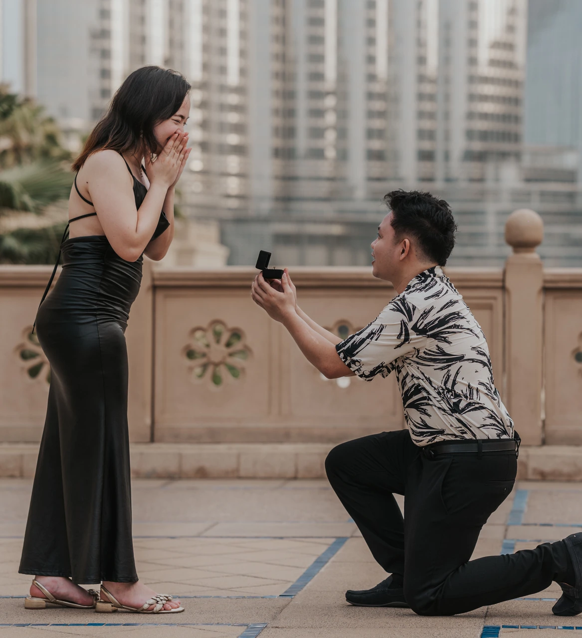 Surprise proposal in Dubai Surprise proposal moment in Dubai with ring reveal